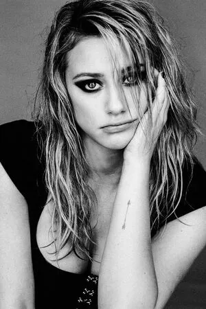 Lili Reinhart / Unpublished Photos / lilireinhart nude photo #0078
