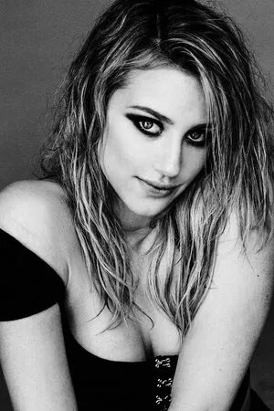 Lili Reinhart / Unpublished Photos / lilireinhart nude photo #0079