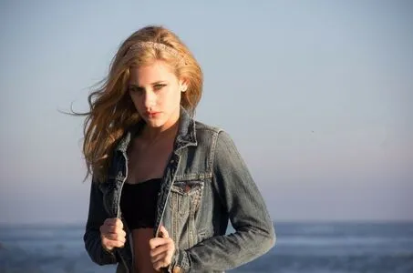 Lili Reinhart / Unpublished Photos / lilireinhart nude photo #0102