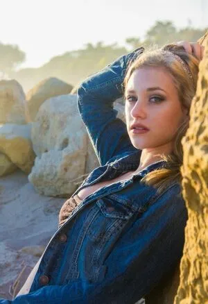 Lili Reinhart / Unpublished Photos / lilireinhart nude photo #0103