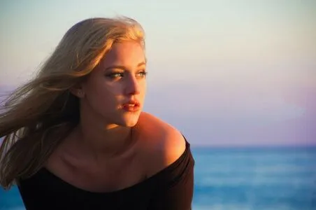 Lili Reinhart / Unpublished Photos / lilireinhart nude photo #0110