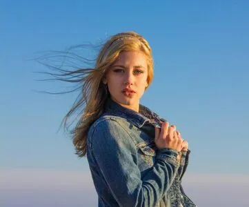 Lili Reinhart / Unpublished Photos / lilireinhart nude photo #0111