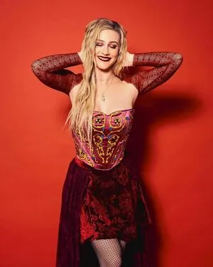 Lili Reinhart / Unpublished Photos / lilireinhart nude photo #0126