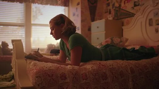 Lili Reinhart / Unpublished Photos / lilireinhart nude photo #0208
