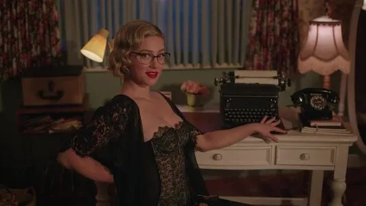 Lili Reinhart / Unpublished Photos / lilireinhart nude photo #0227