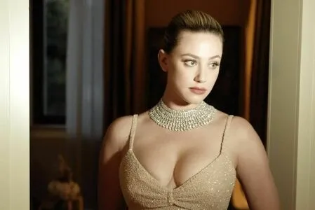Lili Reinhart / Unpublished Photos / lilireinhart nude photo #0250