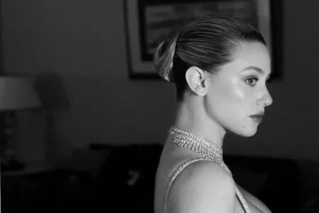 Lili Reinhart / Unpublished Photos / lilireinhart nude photo #0252