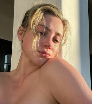 Lili Reinhart / Unpublished Photos / lilireinhart nude photo #0266