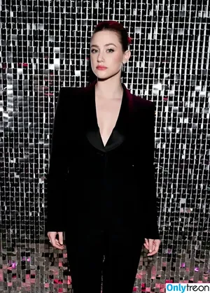 Lili Reinhart / Unpublished Photos / lilireinhart nude photo #0374