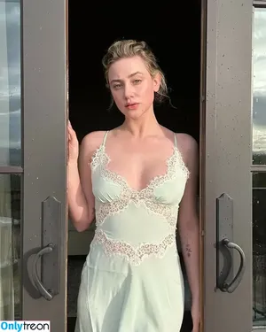 Lili Reinhart / Unpublished Photos / lilireinhart nude photo #0393