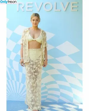 Lili Reinhart / Unpublished Photos / lilireinhart nude photo #0414