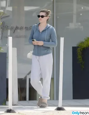 Lili Reinhart / Unpublished Photos / lilireinhart nude photo #0424