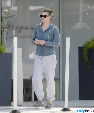 Lili Reinhart / Unpublished Photos / lilireinhart nude photo #0425