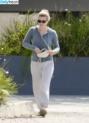 Lili Reinhart / Unpublished Photos / lilireinhart nude photo #0432