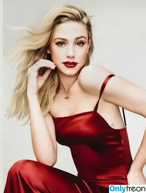 Lili Reinhart / Unpublished Photos / lilireinhart nude photo #0479