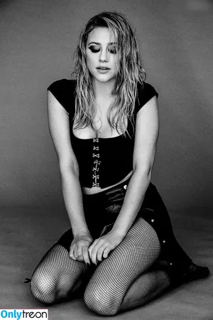 Lili Reinhart / Unpublished Photos / lilireinhart nude photo #0482