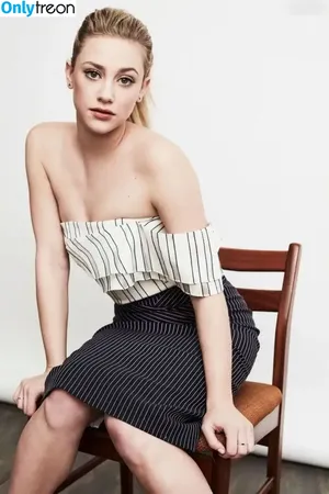 Lili Reinhart / Unpublished Photos / lilireinhart nude photo #0485