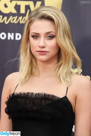Lili Reinhart / Unpublished Photos / lilireinhart nude photo #0499