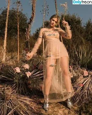 Lili Reinhart / Unpublished Photos / lilireinhart nude photo #0512