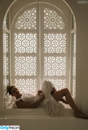 Lili Reinhart / Unpublished Photos / lilireinhart nude photo #0522