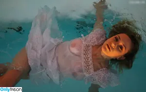 Lili Reinhart / Unpublished Photos / lilireinhart nude photo #0523