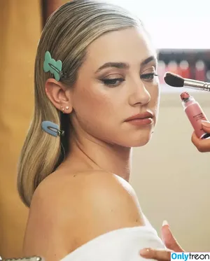 Lili Reinhart / Unpublished Photos / lilireinhart nude photo #0735