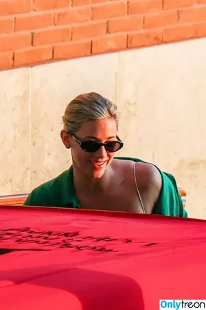 Lili Reinhart / Unpublished Photos / lilireinhart nude photo #0765