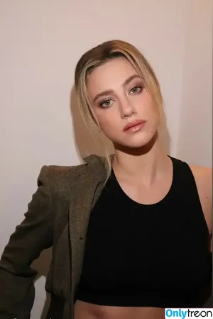 Lili Reinhart / Unpublished Photos / lilireinhart nude photo #0770