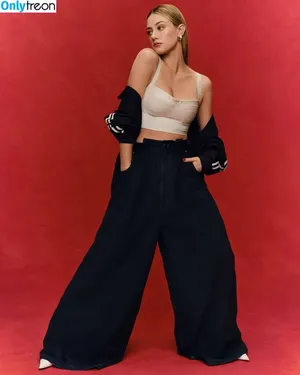 Lili Reinhart / Unpublished Photos / lilireinhart nude photo #0936