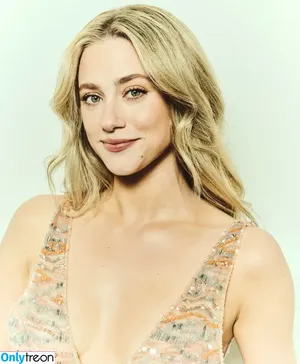 Lili Reinhart / Unpublished Photos / lilireinhart nude photo #1160
