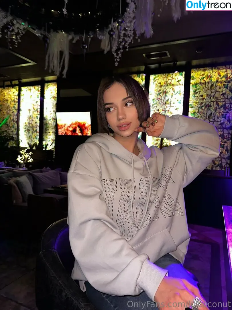 lilicoconut nude photo #0006 (littlelilcoconut)