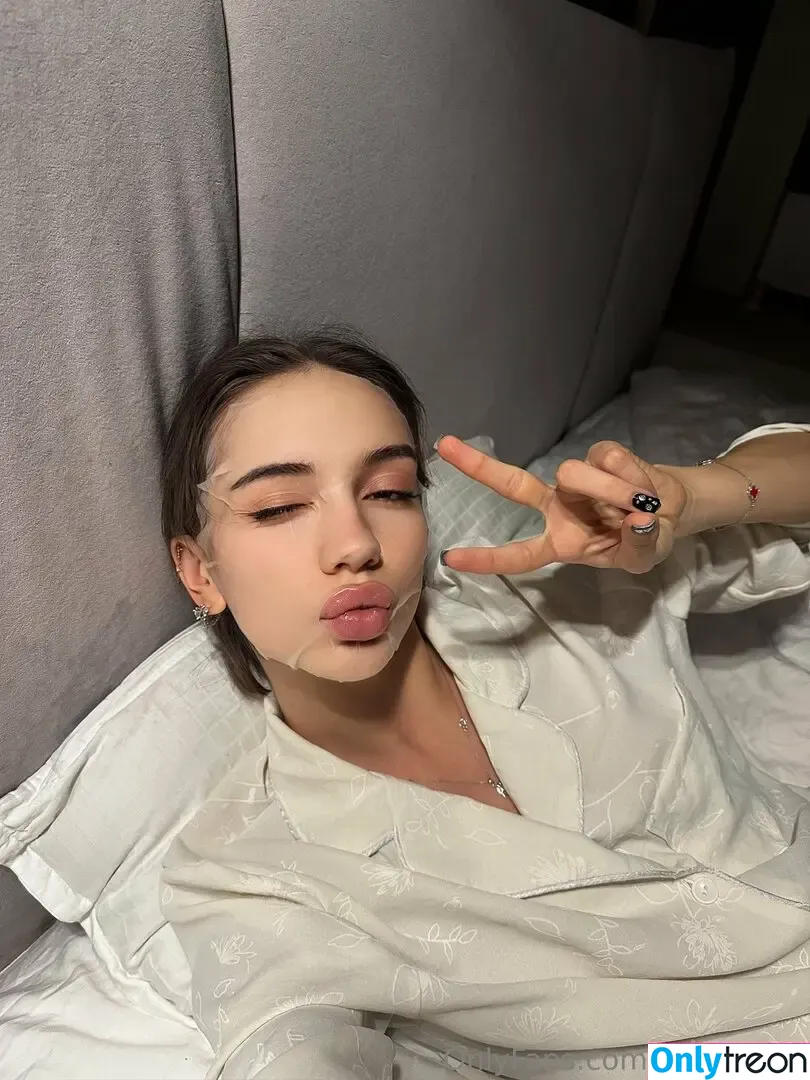 lilicoconut nude photo #0024 (littlelilcoconut)
