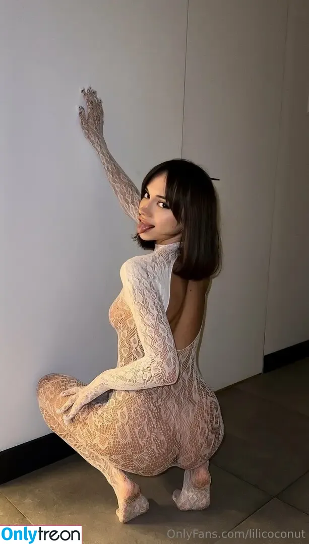 lilicoconut nude photo #0026 (littlelilcoconut)