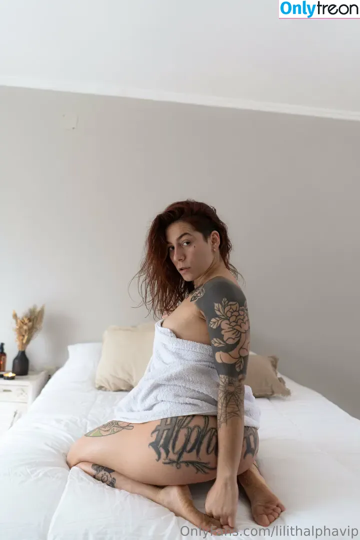 lilith_alphaze nude photo #0016 (liliamakesart)
