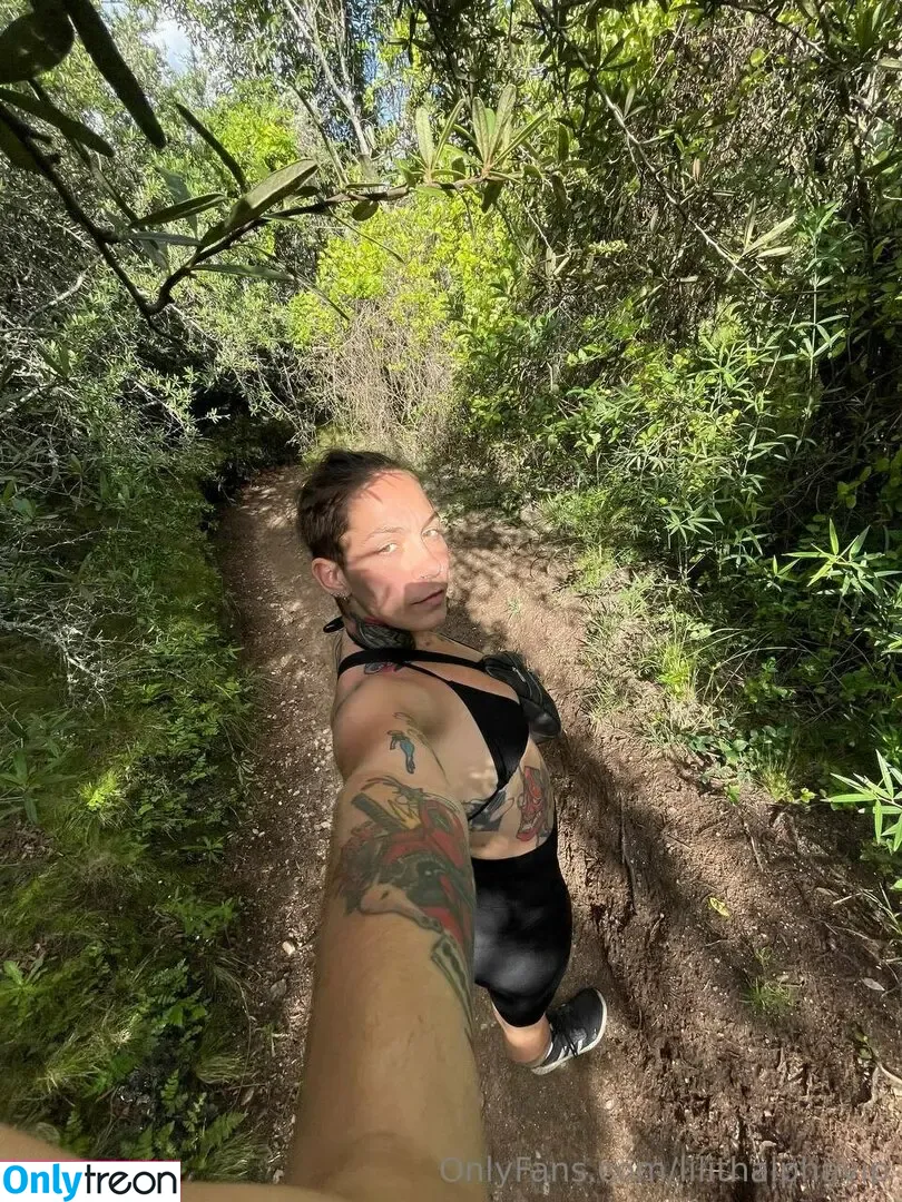 lilith_alphaze nude photo #0029 (liliamakesart)