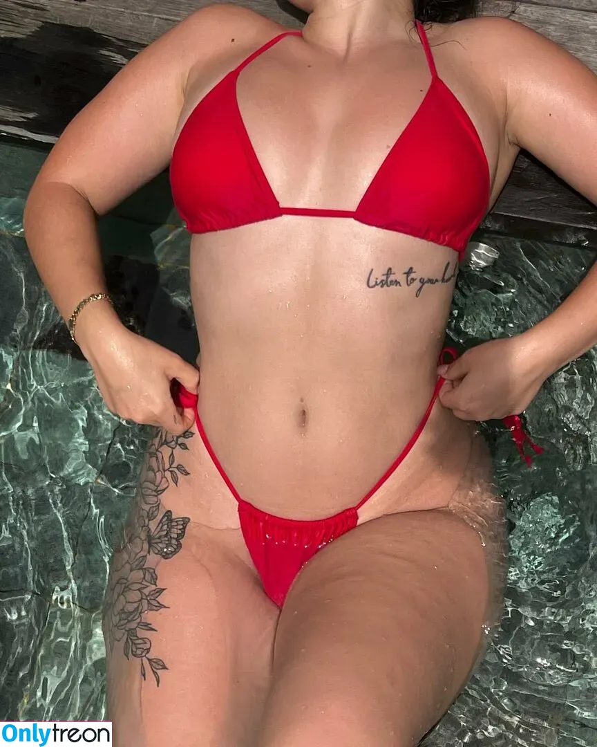 Lilith Cavaliere nude photo #0112 (CavaliereLilith / lilithcavali / lilithcavalierex)