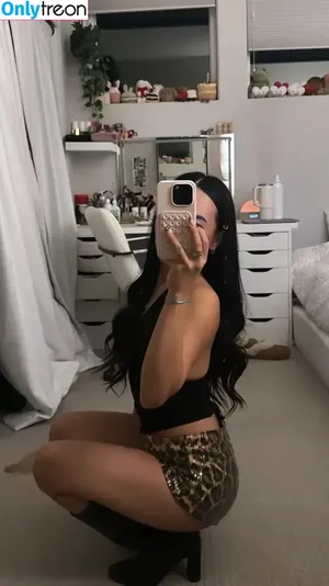lilkasian / haleyy.nguyen / lil.jaz nude photo #0001