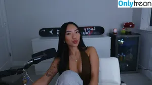 lilkasian / haleyy.nguyen / lil.jaz nude photo #0029