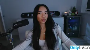 lilkasian / haleyy.nguyen / lil.jaz nude photo #0030
