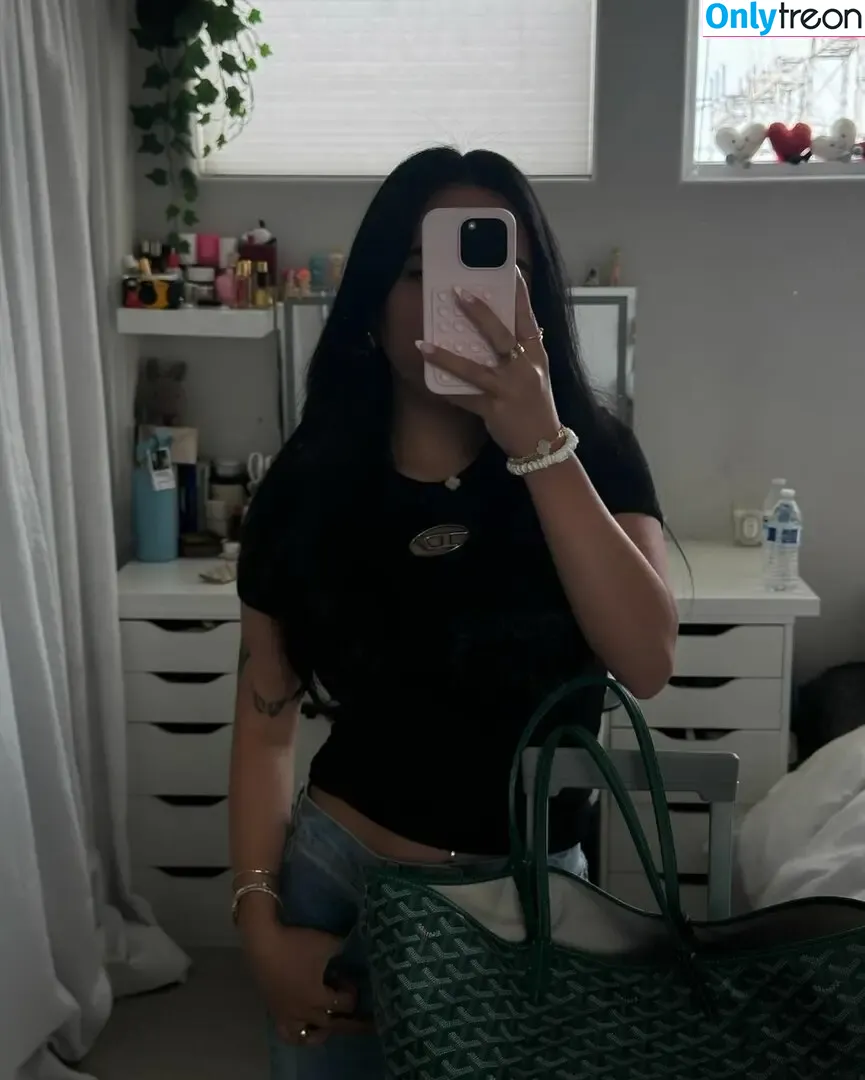 lilkasian nude photo #0007 (haleyy.nguyen / lil.jaz)