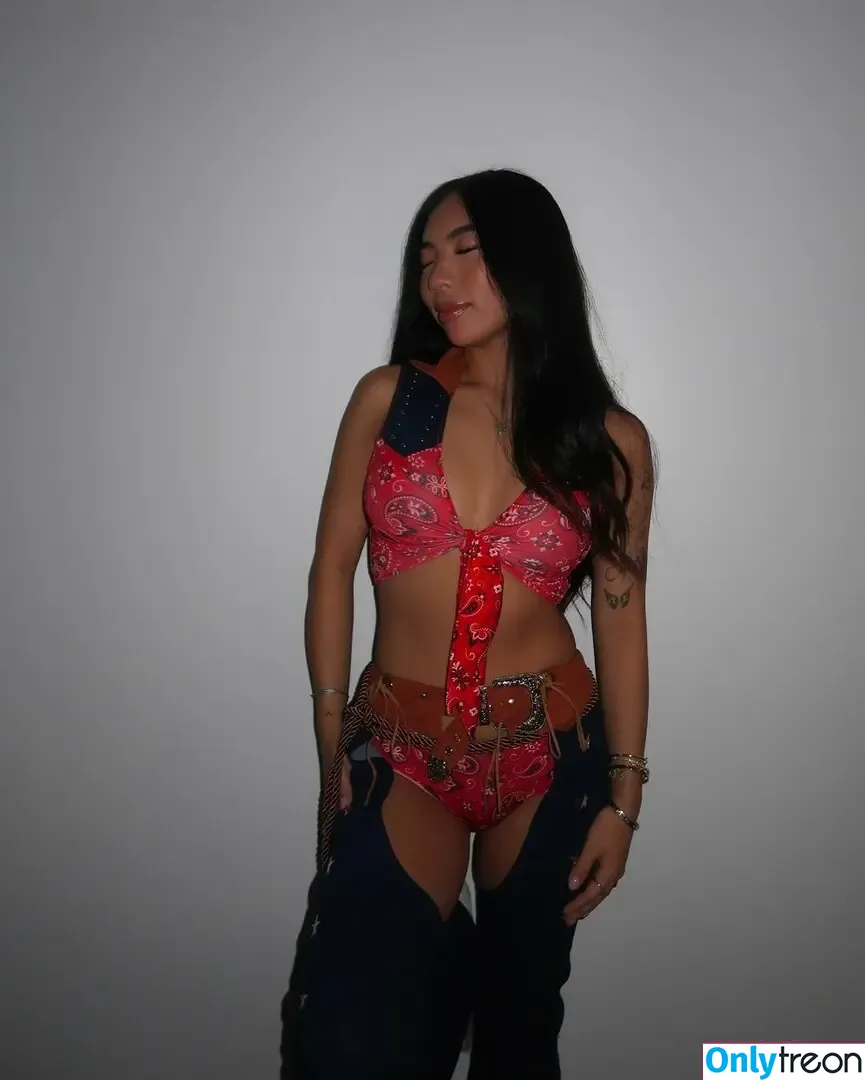 lilkasian nude photo #0023 (haleyy.nguyen / lil.jaz)