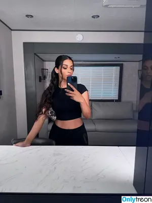Lilly Singh / lilly nude photo #0301