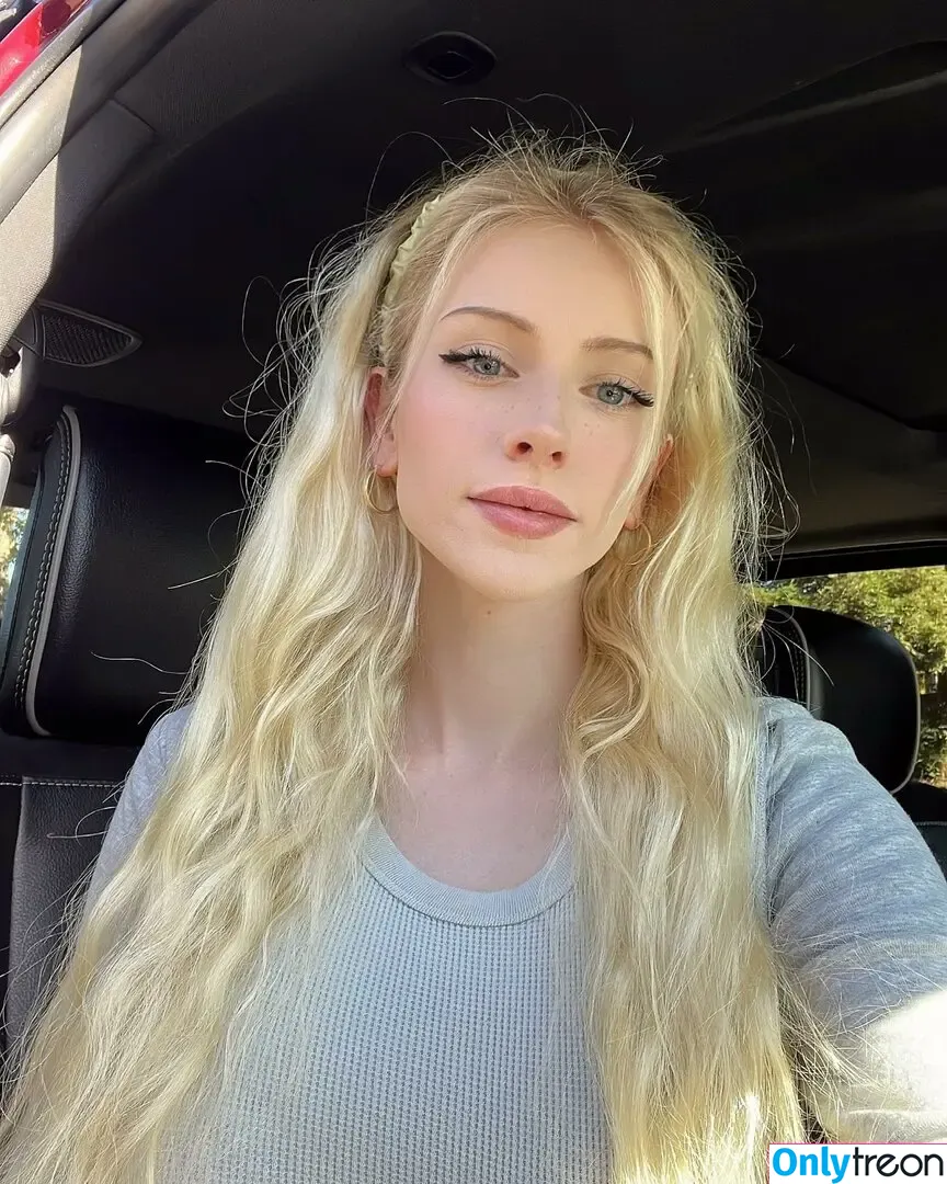 lillybloomes nude photo #0005 (lillybloomes)