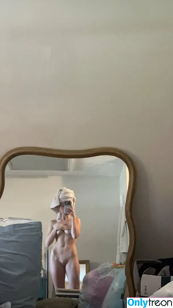 lillyellexo nude photo #0028 (lillyellexo)