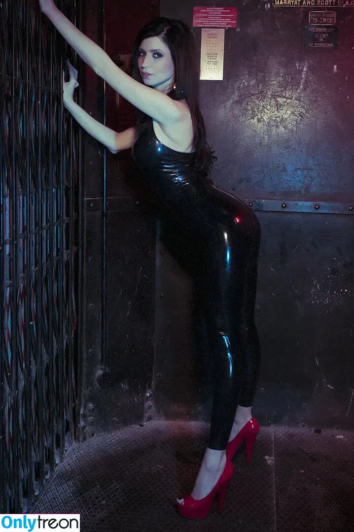 Lillyroma1982 nude photo #1031 (Lilly Roma / lillyroma32)
