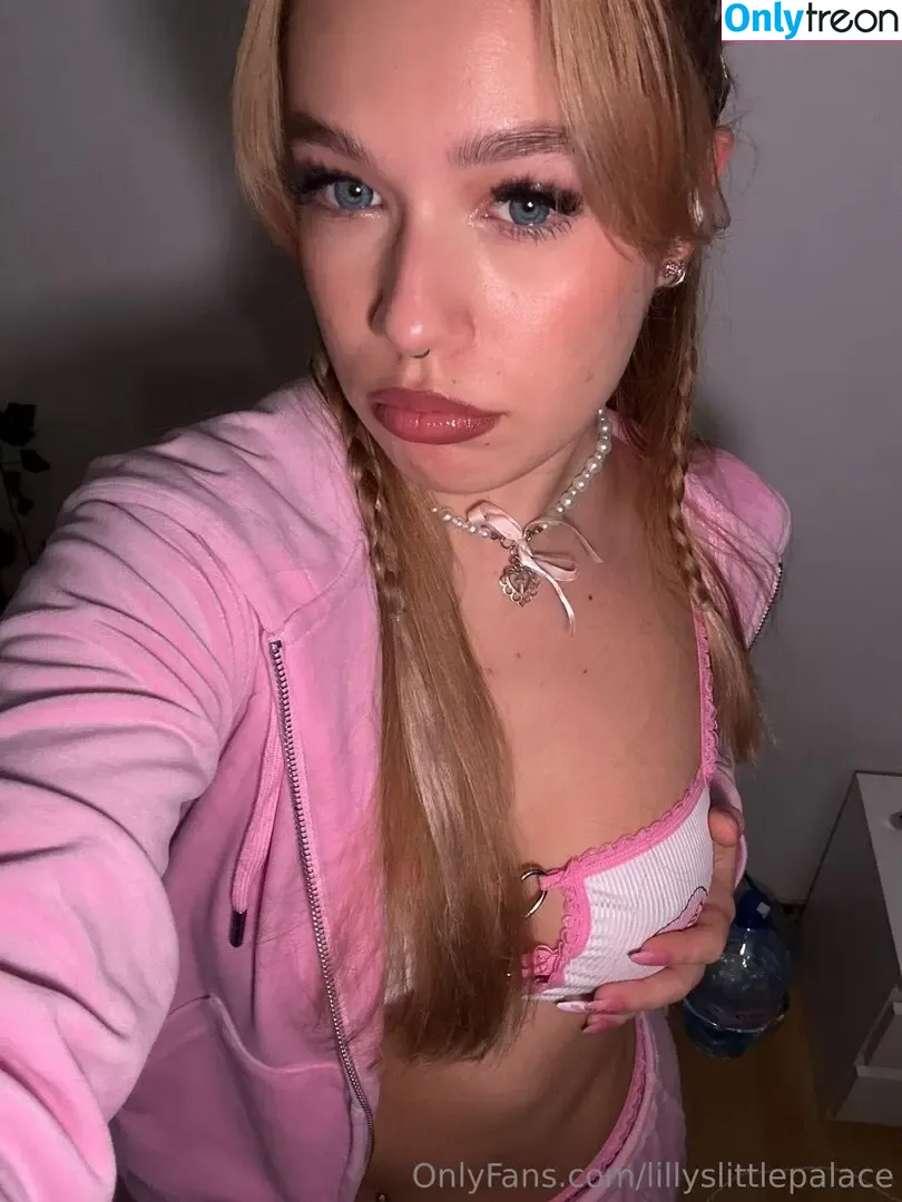 LillysLittlePalace nude photo #0007 (LillysLittlePalace)