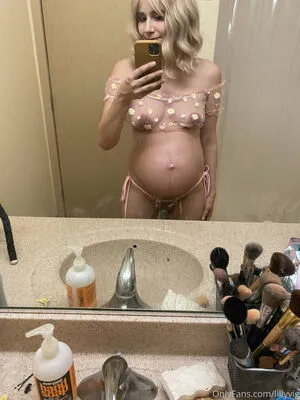 LillyVig / lillyvigmilf / videos nude photo #0186