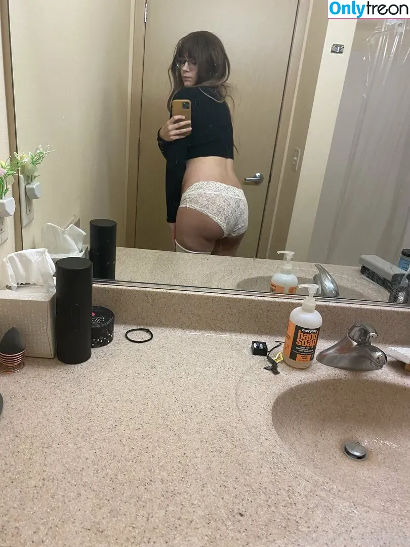 LillyVig nude photo #0154 (lillyvigmilf / videos)