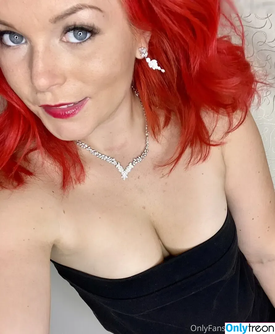 Lilouluv nude photo #0154 (Aneta / Lilou Luv / anetafiggutx / lilouluv_)