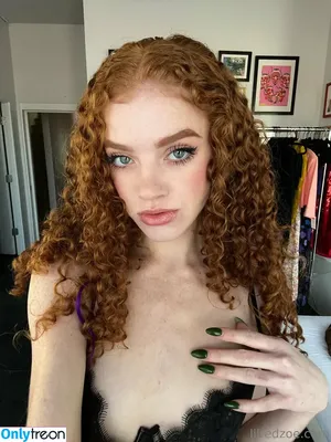 Lilredzoe nude photo #0105